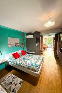 Kings Apartments 301