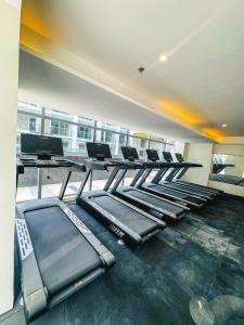 Holiday Family 2BR Apartment Hotel with City View near Airport, City of Dreams, MOA, and Okada