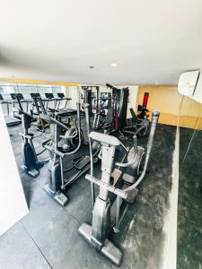 Holiday Family 2BR Apartment Hotel with City View near Airport, City of Dreams, MOA, and Okada