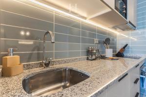 HT Comfortable studio steps from Movistar Arena