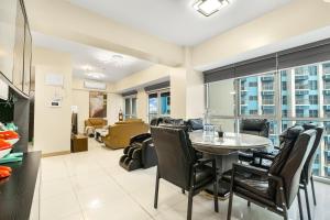 145 sqm Holiday 3BR Apartment with Sea View near Airport, City of Dreams, MOA, and beside Okada