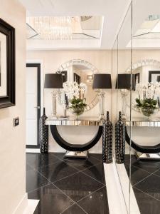 Ultra-Luxe 3BD, 2BR Penthouse, One of a Kind