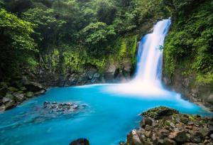 La Cima Escondida Bijagua Rio Celeste 20 Min