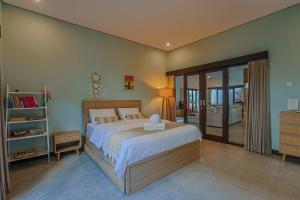 Spacious 3BR Family Villa with Pool-Villa Makrando