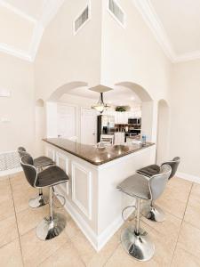 Cozy Family home 3B2B Residential area in Tampa