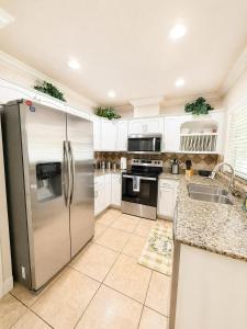 Cozy Family home 3B2B Residential area in Tampa