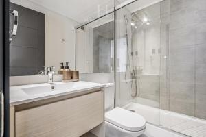 HT Comfortable and Bright Apartment in Ñuñoa with Parking