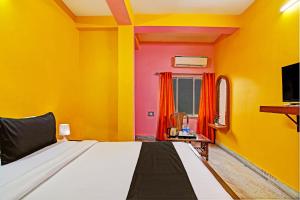 Hotel O by OYO Red Rose Near Noapara Metro Station