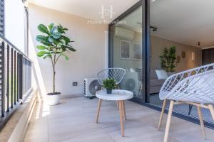 HT Ideal location in Providencia with terrace, parking and AC