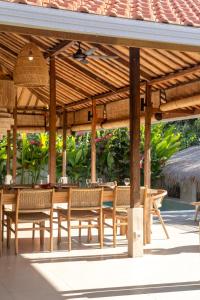 3BR Villa Joglo Catalina - Family Gataway - Heart of Uluwatu