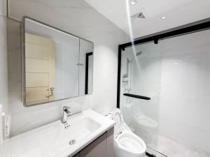 Cozy & Newly Renovated Unit at OPR