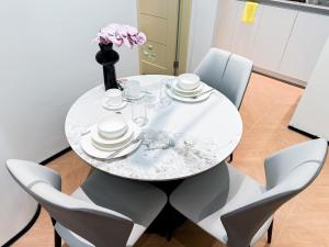Cozy & Newly Renovated Unit at OPR