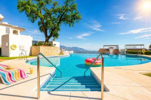 Mairena Forest sea view & pool- Happy Rentals