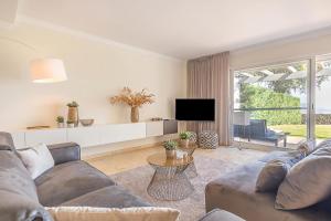 Mairena Forest sea view & pool- Happy Rentals