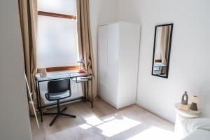 Stylish 1BR Apt, with Living Room in Central Ghent with WiFi & TV