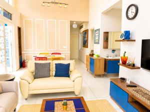 Casa Azure, Terrace House - Kota Baru Parahyangan, 3 Bedrooms House plus One
