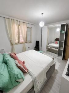 Leonardos Modern Stay