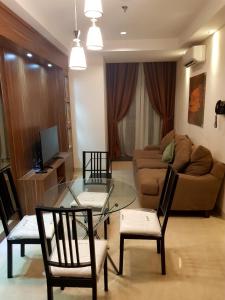 Luxury and Comfort 2 BR Apartment Lavenue Pancoran by Sang Living