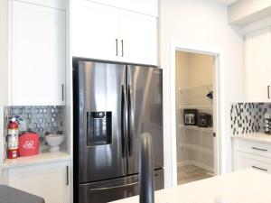 Vacation rental home -1min to highway