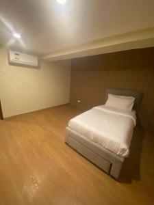 Edsa Heights 2 bedroom loft unit AMA Tower 3322