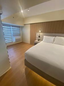 Edsa Heights 2 bedroom loft unit AMA Tower 3322