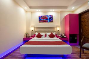Hotel Angel Pink Premium Behind Radisson Blu Hotel