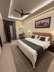 Ekaaya - Near the Ganges