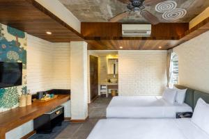 Nomad Pokhara Hotel