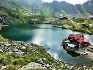 Cabana Bâlea Lac
