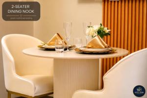 Cozy Luxe 1BR Condo at Park McKinley West