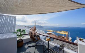 Sophia Oia Suites