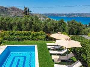 Sea view villa Stelios with Private pool Near the beach