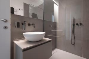 Bright 2BR - 2BA - Garden - AC - Central