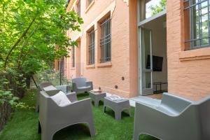 Bright 2BR - 2BA - Garden - AC - Central