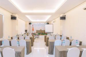Hotel Puri Indah & Convention