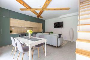 Garden House Near Andrassy 4BR Design Gem