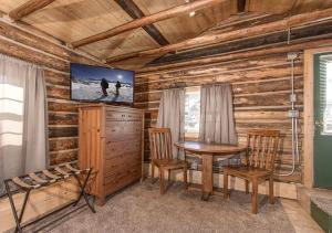 Cozy Cabin for a Romantic Getaway in Frisco, Colorado