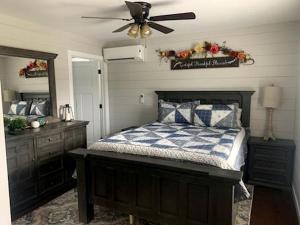 Charming Vacation Rental near Owensville, Missouri - Ideal for a Glamping Retreat with Family and Friends