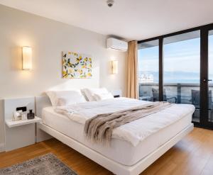 ORBI CITY - Luxury Hotel with sea view