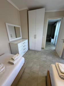 Armando Apartments