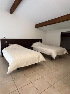 Appartement de trois pièces entre la mer et les montagnes avec piscine