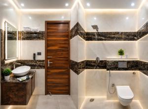 Hotel Quadis Central - Sector 27, NOIDA