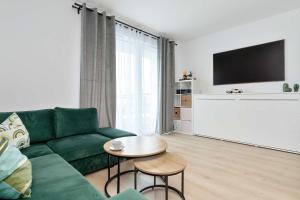 Modern Pet-Friendly Apartment with Parking and Balcony by Noclegi Renters