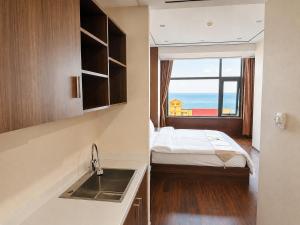 Long Hotel