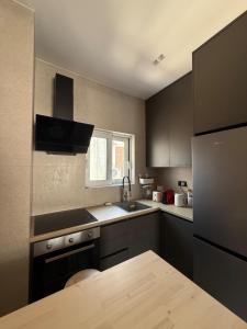 Top Floor Apt - 5 min to Metro, 5 min to Sea
