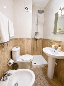 Compact Studio with Sunset View - sleeps 3