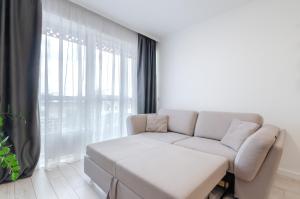 7-27 Kvartet, Vasyl Lypkivskyi 16g, Kyiv, railway station, metro nearby, panoramic city view, Petrovdim Apartment