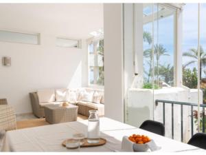 Lets in the Sun Beach Front La Cala