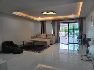 Thantwan Home บ้านทานตะวัน