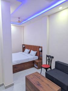 HOTEL Pawan kunj stay & food